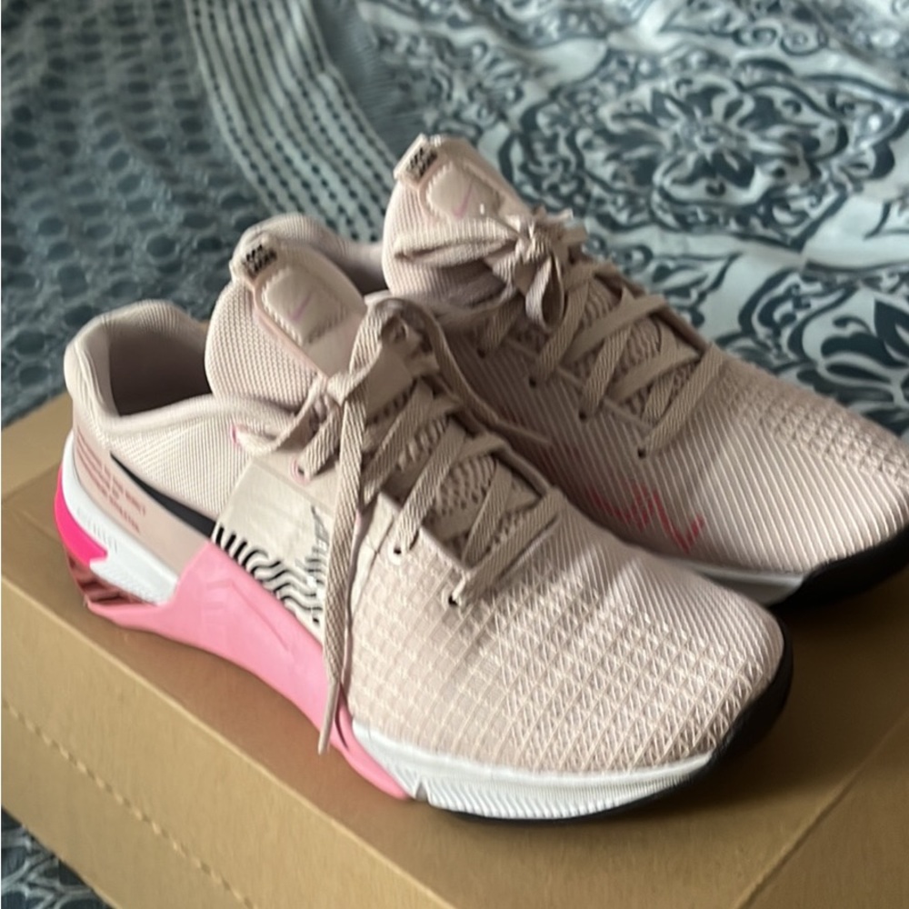 Workout shoes